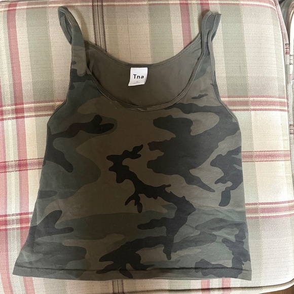 TNA Camouflage Cropped Tank - Picture 2 of 3